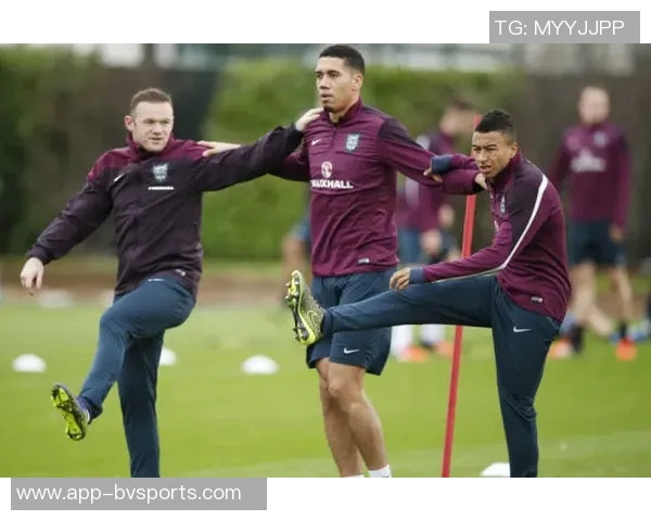 罗贝托与阿尔巴合影留念感慨共度岁月祝福未来一切顺利