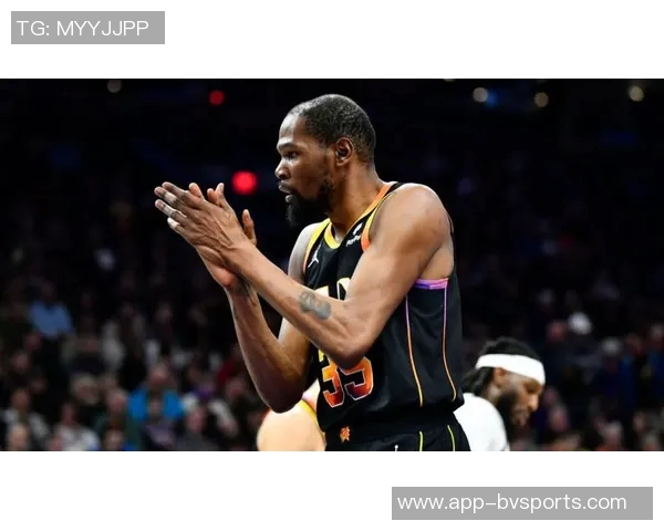 SGA巧妙造犯规杜兰特误判起跳时机展现篮球智慧 SGA巧妙造犯规杜兰特误判起跳时机展现篮球智慧