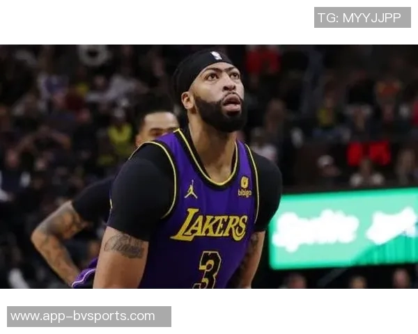 浓眉状态低迷半场表现不佳仅得8分7板并出现两次失误 浓眉状态低迷半场表现不佳仅得8分7板并出现两次失误