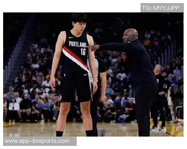 开拓者揭幕战对阵森林狼大名单公布杨瀚森在列四位中锋齐聚一堂