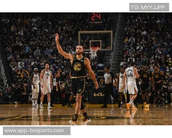 库里表现起伏不定末节失误致球队失利27分6板4助难掩遗憾