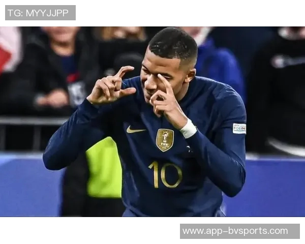 姆巴佩社交媒体分享团结照片期待国家德比再创佳绩